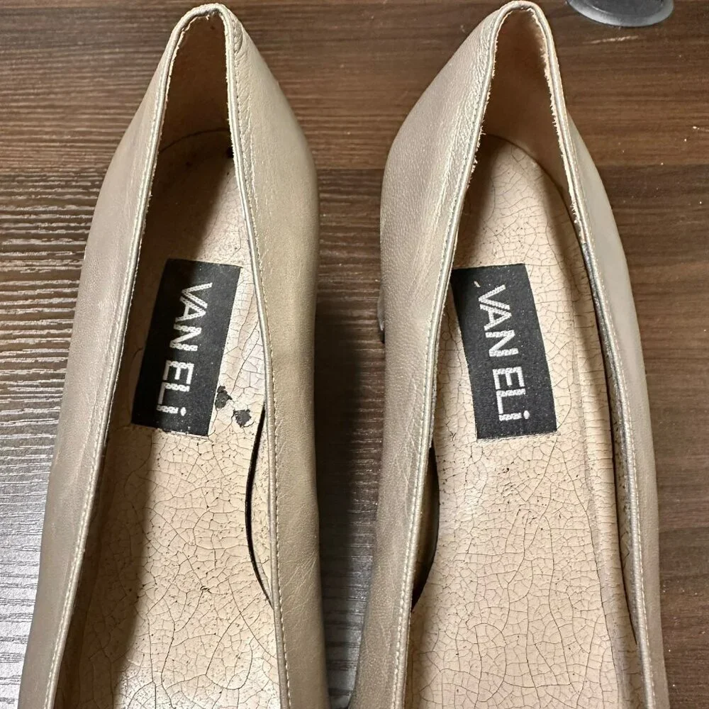 Vaneli Golden Classic Ballet‎ Flats with Block Heel Leather Pumps Shoes Size 7.5